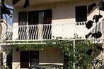 Apartments by the sea Seget Vranjica