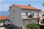 Apartments and rooms with parking space Vrbnik