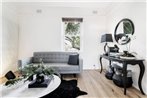 Chic Woollahra Pied-a`-Terre with Parking