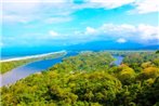 Hotel Tortuguero Beachfront