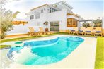 La Caleta Villa Sleeps 6 with Pool and WiFi