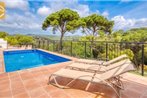 Blanes Villa Sleeps 10 with Pool and Free WiFi