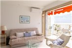 Air-conditioned apartment with sea view and at the foot of the beaches