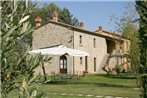 Peaceful Farmhouse in Cortona with Swimming Pool