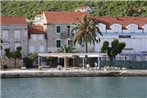 Apartments by the sea Trpanj
