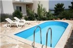 Family friendly apartments with a swimming pool Jelsa