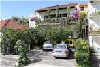 Apartments with a parking space Trpanj