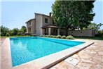 Family friendly house with a swimming pool Pavicini