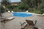 Family friendly apartments with a swimming pool Mundanije