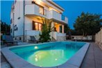 Family friendly house with a swimming pool Sveti Filip i Jakov