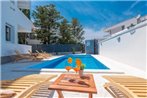 Villa Star 3 a centrally located ap. with a pool