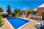 Beautiful home in Zadar w/ Outdoor swimming pool and 2 Bedrooms