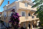 Apartments 150 m From Beach With Parking
