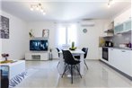 Petra modern apartment with free parking and BBQ