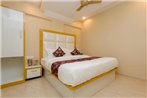 Super OYO Royal Inn Near Versova Beach