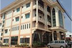 Ladtana Phetarmonchai Hotel