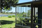 Lakes Waterfront Motel and Cottages with King Beds