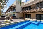 Huge terrace with private pool steps to mamitas!