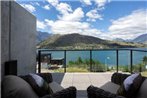 4 Bedroom Home with elevated views of Lake Wakatipu & The Remarkables