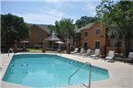 Clarion Inn & Suites Savannah Midtown