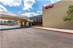Red Roof Inn PLUS & Suites Houston - IAH Airport SW