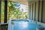 Steps from the Village with PRIVATE Hot Tub by Harmony Whistler