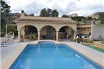 Cozy Holiday Home in Finestrat with Swimming Pool