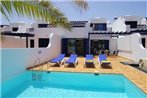 Playa Blanca Villa Sleeps 6 Pool Air Con WiFi