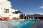 Playa Blanca Villa Sleeps 10 Pool Air Con WiFi