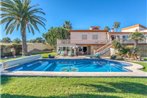 Villa for 6 pax Alfaz del Pi private swimming pool sunny terraces and garden