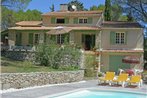 Placid Villa in Beaucaire South of France with Swimming Pool