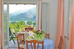 Sunny Apartment with balcony sitting with Lake Maggiore view