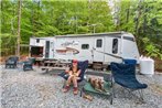 Rv in The woods of Roscoe Pet friendly